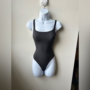 SKIMS Fits Everybody Square Neck Bodysuit, XS, Onyx, NWT